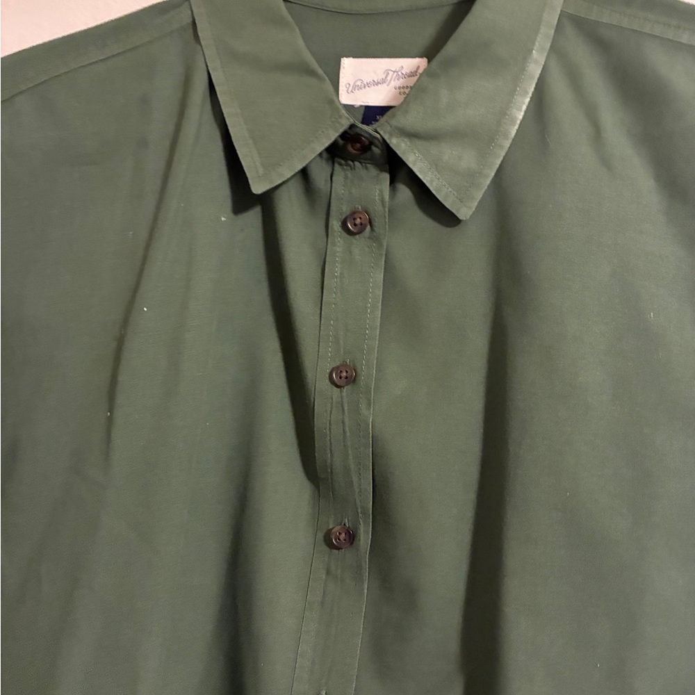 Women’s UniversalThread  Green Button-Up Shirt size xl